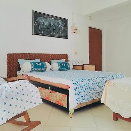 Coastal Comfort - 2 Bed Retreat Apartment , Steps From Candolim & Calangute Beaches With Amenities Galore - 1